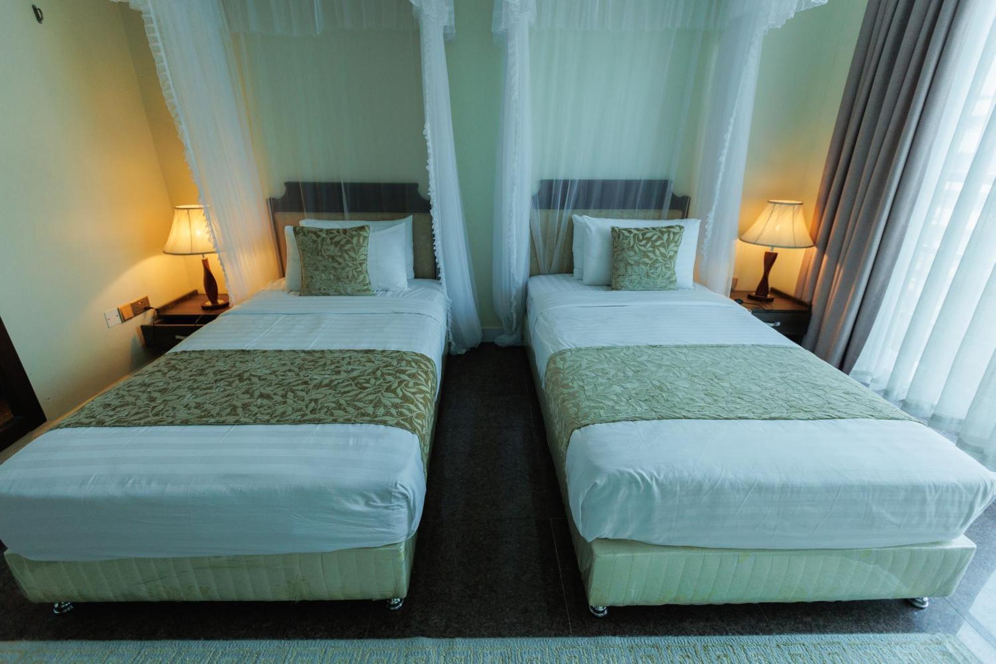 Koki Hotel Kampala Bagian luar foto