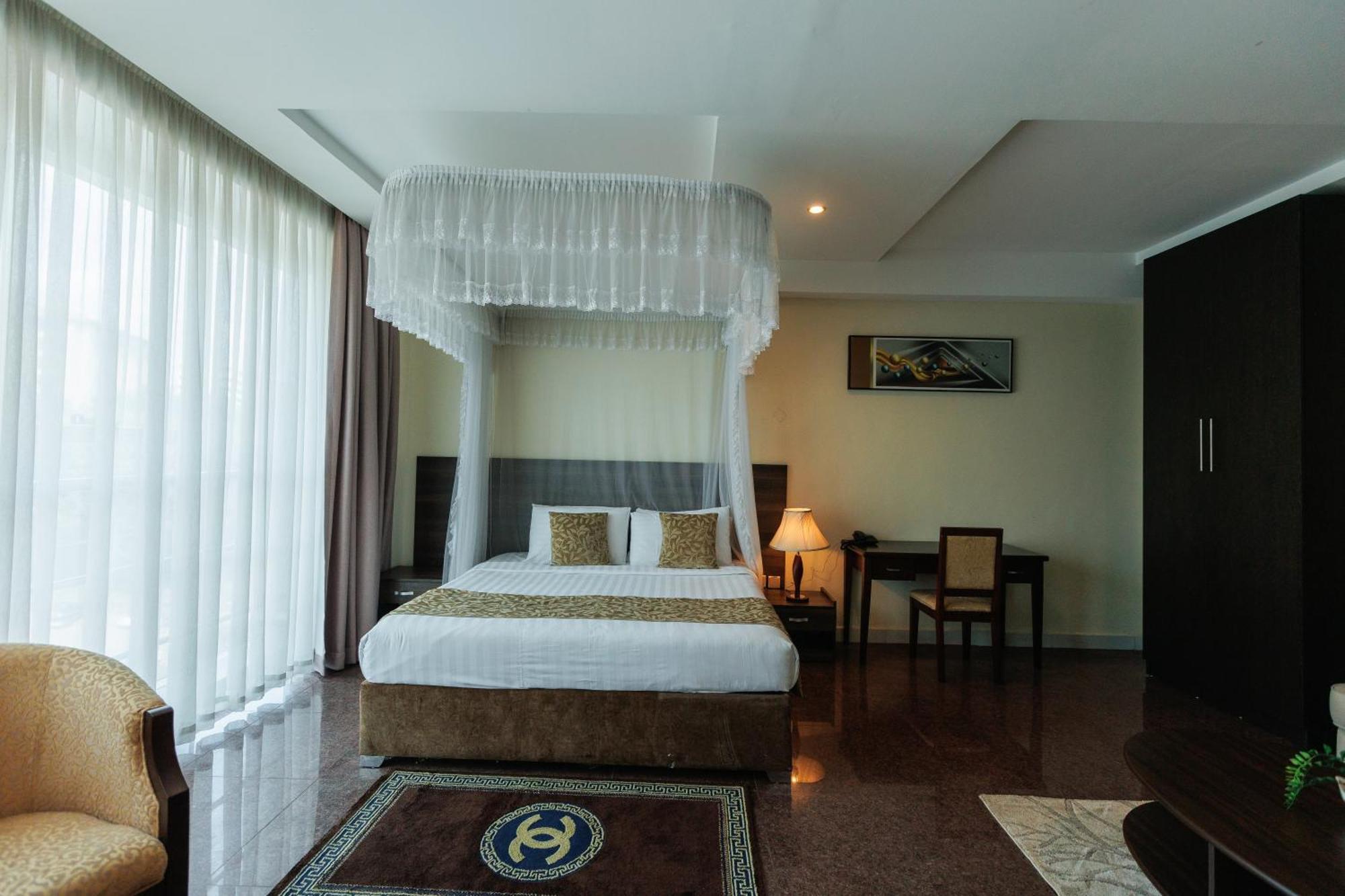 Koki Hotel Kampala Bagian luar foto