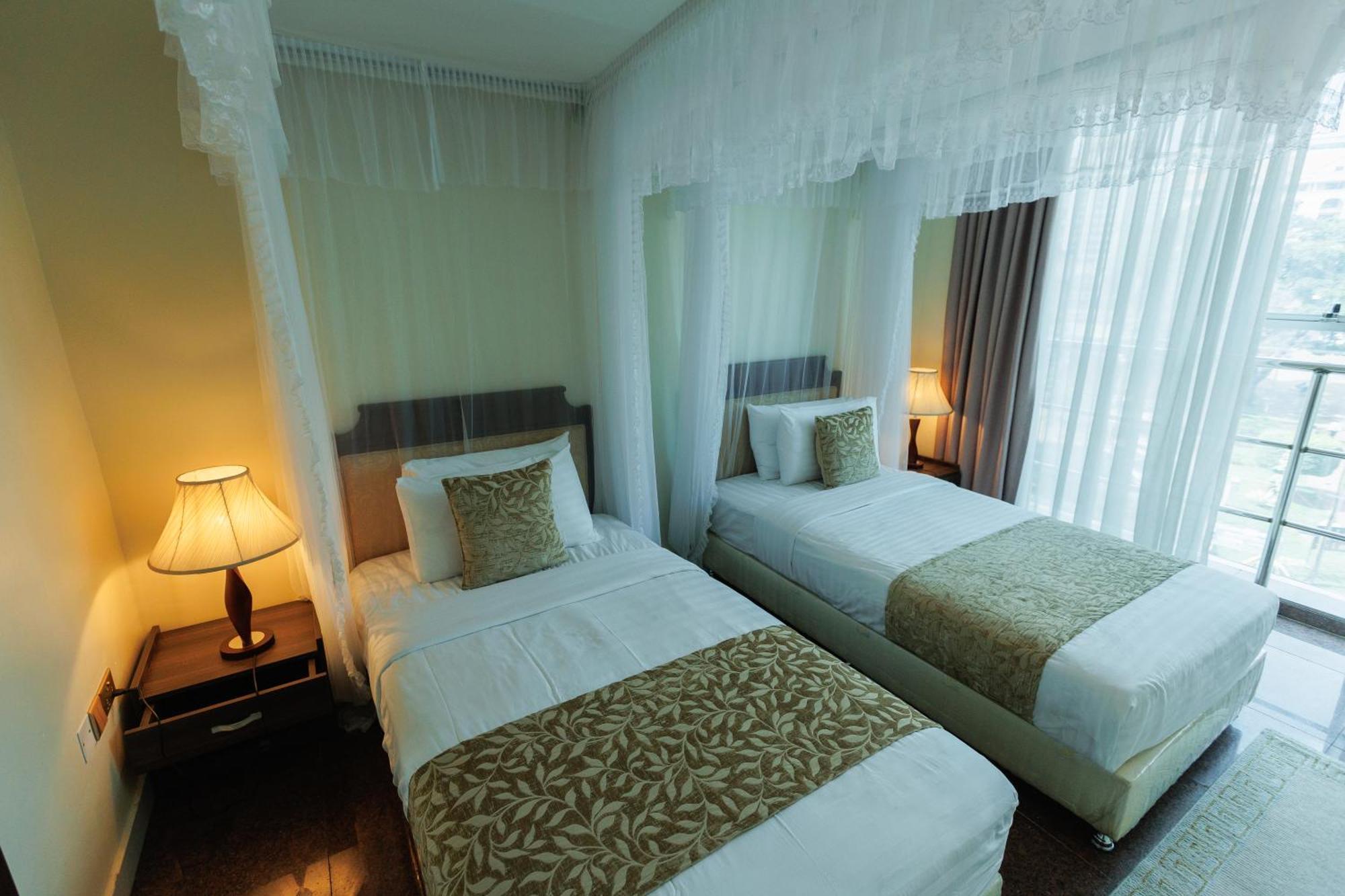 Koki Hotel Kampala Bagian luar foto