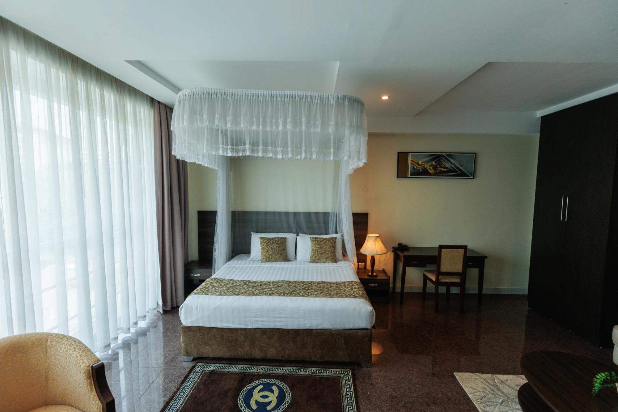 Koki Hotel Kampala Bagian luar foto