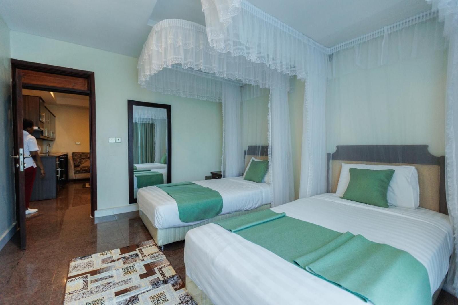 Koki Hotel Kampala Bagian luar foto